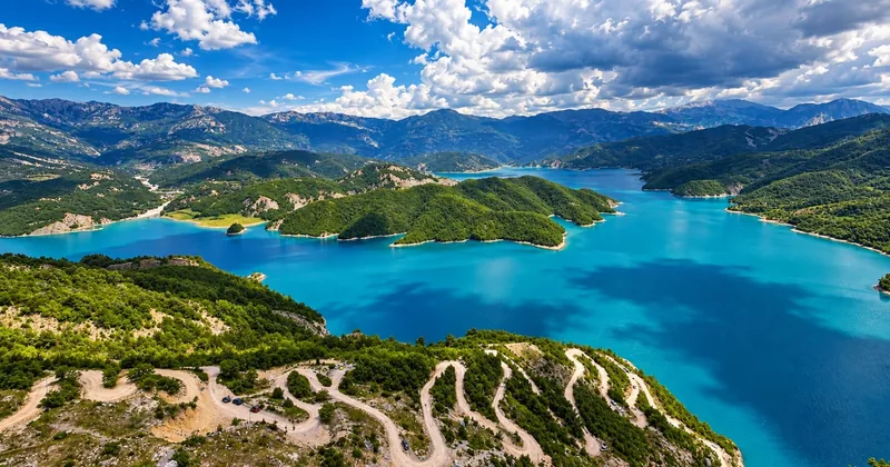Bovilla Lake and Gamti Mountain Hike